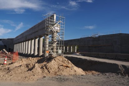 Estado de las obras del enlace ferroviario de la U de Olmedo este jueves