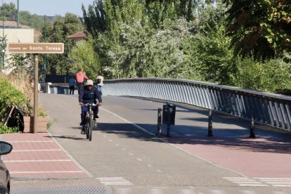 Estado actual de los carriles bici del paseo del Cauce y la calle Rábida.