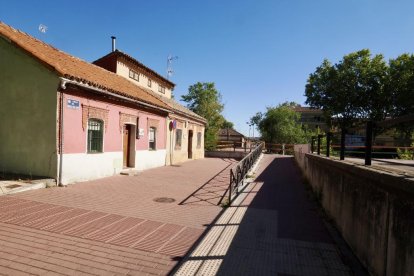 Estado actual de los carriles bici del paseo del Cauce y la calle Rábida.