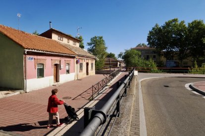 Estado actual de los carriles bici del paseo del Cauce y la calle Rábida.
