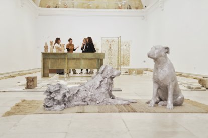 Una vista de la sala 9 con la obra de Camoni