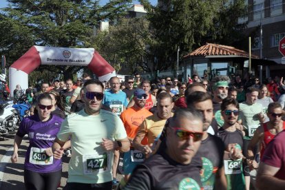 Centenares de personas participan en la II Legua Guardia Civil Valladolid 2025, a beneficio de la Asociación de Mujeres Supervivientes de Cáncer de Mama Vallkirias Pisuerga
