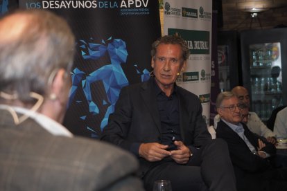 Los Desayunos de la APDV en la Real Sociedad Hípica con Jorge Valdano.