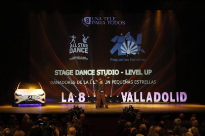 Un momento de la gala de La 8 Valladolid en el Teatro Calderón.