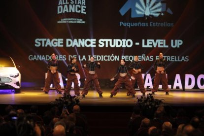 Un momento de la gala de La 8 Valladolid en el Teatro Calderón.