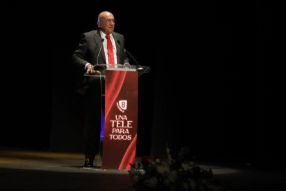 Un momento de la gala de La 8 Valladolid en el Teatro Calderón.