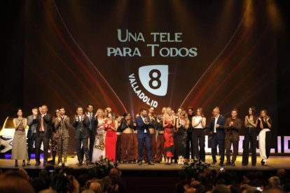 Un momento de la gala de La 8 Valladolid en el Teatro Calderón.