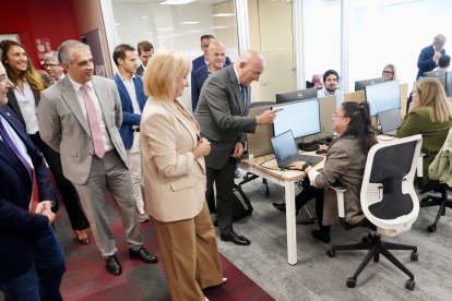 Inauguración del Centro de Atención al Cliente de Vodafone en Valladolid.