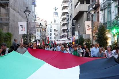 Un momento de la manifestación por el centro de Valladolid.