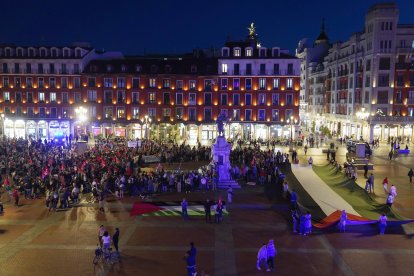 Un momento de la manifestación por el centro de Valladolid.