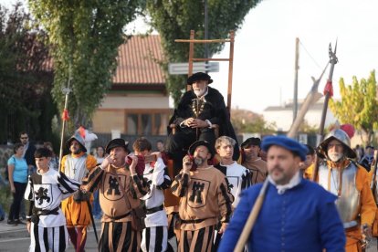 Recreación histórica del regreso del emperador Carlos V a Valdestillas en Valladolid.