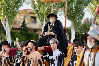 Recreación histórica del regreso del emperador Carlos V a Valdestillas en Valladolid.