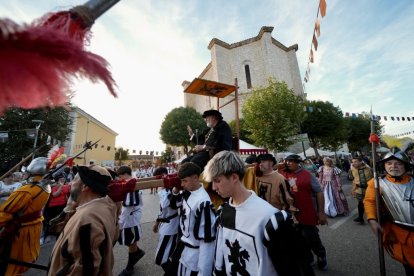 Recreación histórica del regreso del emperador Carlos V a Valdestillas en Valladolid.