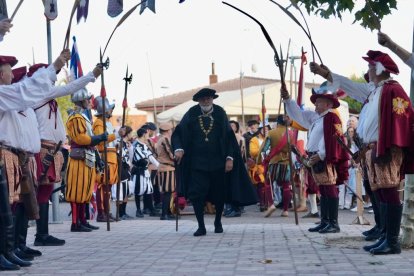Recreación histórica del regreso del emperador Carlos V a Valdestillas en Valladolid.