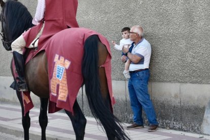 Recreación histórica del regreso del emperador Carlos V a Valdestillas en Valladolid.