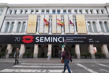 Carteles de la 70 Seminci en la fachada del Teatro Calderón