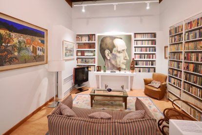 Una imagen del Salón de la Casa Delibes, con obras de Von Neumann, Gaona y Ulbricht