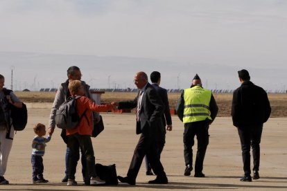 Primera salida del vuelo de Vueling a Barcelona desde al aeropuerto de Villanubla