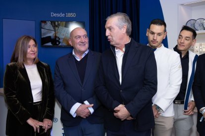 Inauguración de la tienda de polvorones El Toro