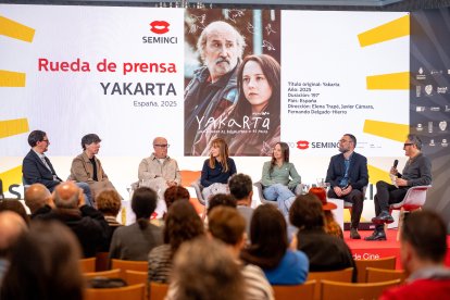 Reparto de 'Yakarta' de Javier Cámara