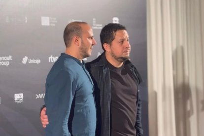 Alfombra azul de clausura en el interior del Calderón