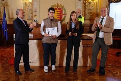Carnero junto al Servicio de Limpieza de la ciudad