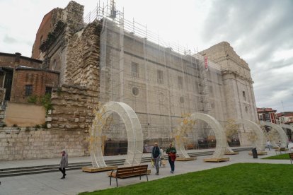 Andamios en la Catedral de Valladolid