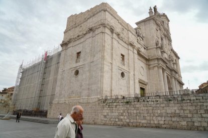 Andamios en la Catedral de Valladolid