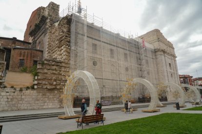 Andamios en la Catedral de Valladolid