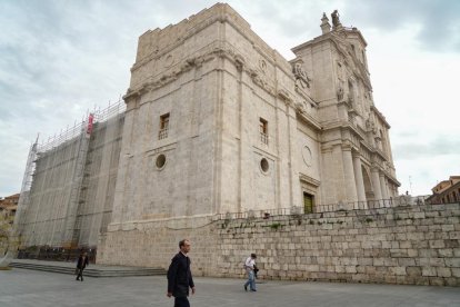 Andamios en la Catedral de Valladolid