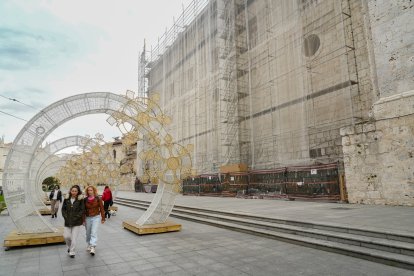 Andamios en la Catedral de Valladolid