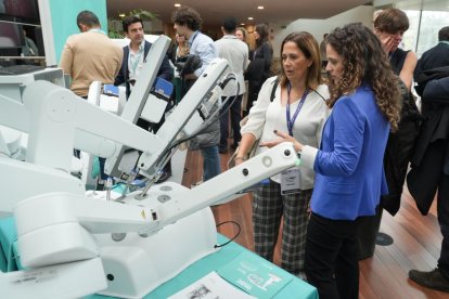 El nuevo modelo de robot quirúrgico Da Vinci presentado Reunión Nacional de Cirugía en Valladolid