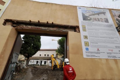 Las máquinas avanzan para convertir Las Catalinas en el centro del vino.