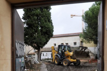 Las máquinas avanzan para convertir Las Catalinas en el centro del vino.