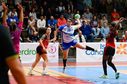Imagen del duelo entre Zonzamas Plus Car Lanzarote y Caja Rural Aula Valladolid.