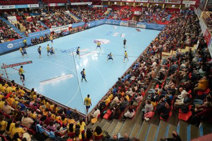 Imagen del derbi en Huerta del Rey entre el Recoletas y Tubos Aranda.