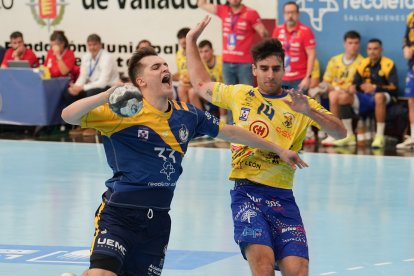 Imagen del derbi en Huerta del Rey entre el Recoletas y Tubos Aranda.