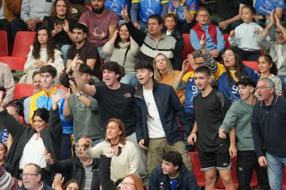 Imagen del derbi en Huerta del Rey entre el Recoletas y Tubos Aranda.