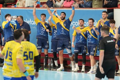 Imagen del derbi en Huerta del Rey entre el Recoletas y Tubos Aranda.