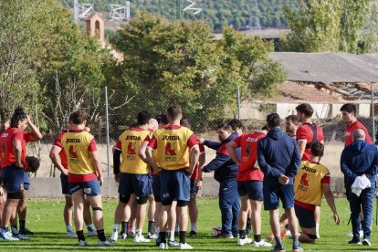 El 'XV del León' entrenando en los Campos de Pepe Rojo de Valladolid.