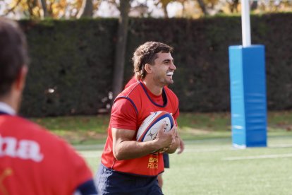 El 'XV del León' entrenando en los Campos de Pepe Rojo de Valladolid.