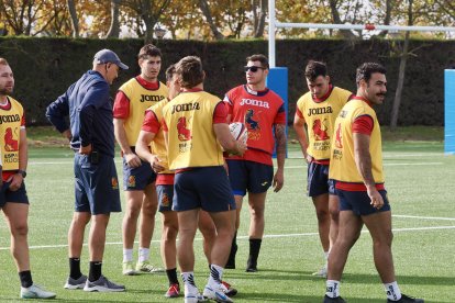 El 'XV del León' entrenando en los Campos de Pepe Rojo de Valladolid.