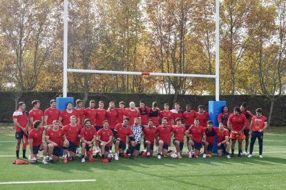 El 'XV del León' entrenando en los Campos de Pepe Rojo de Valladolid.