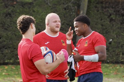 El 'XV del León' entrenando en los Campos de Pepe Rojo de Valladolid.