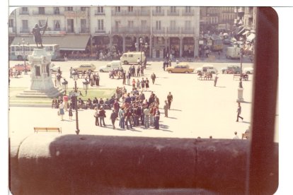 La plaza Mayor, tomada desde el balcón principal del Ayuntamiento en los años 70.