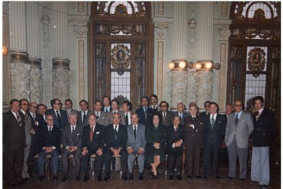 Imposición de la Medalla de Oro de la ciudad de Valladolid al exalcalde Antolín de Santiago.