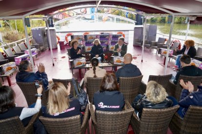 Alfonso Jiménez Rodríguez-Vila, Nachi García Iglesias, presentan su nuevo pavo de Acción de Gracias