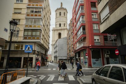La calle Arribas con la Catedral al fondo