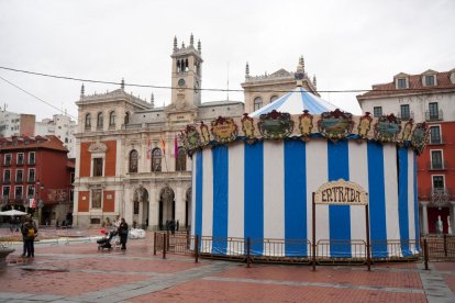 Preparativos de las luces de Navidad.