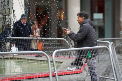 Preparativos de las luces de Navidad.